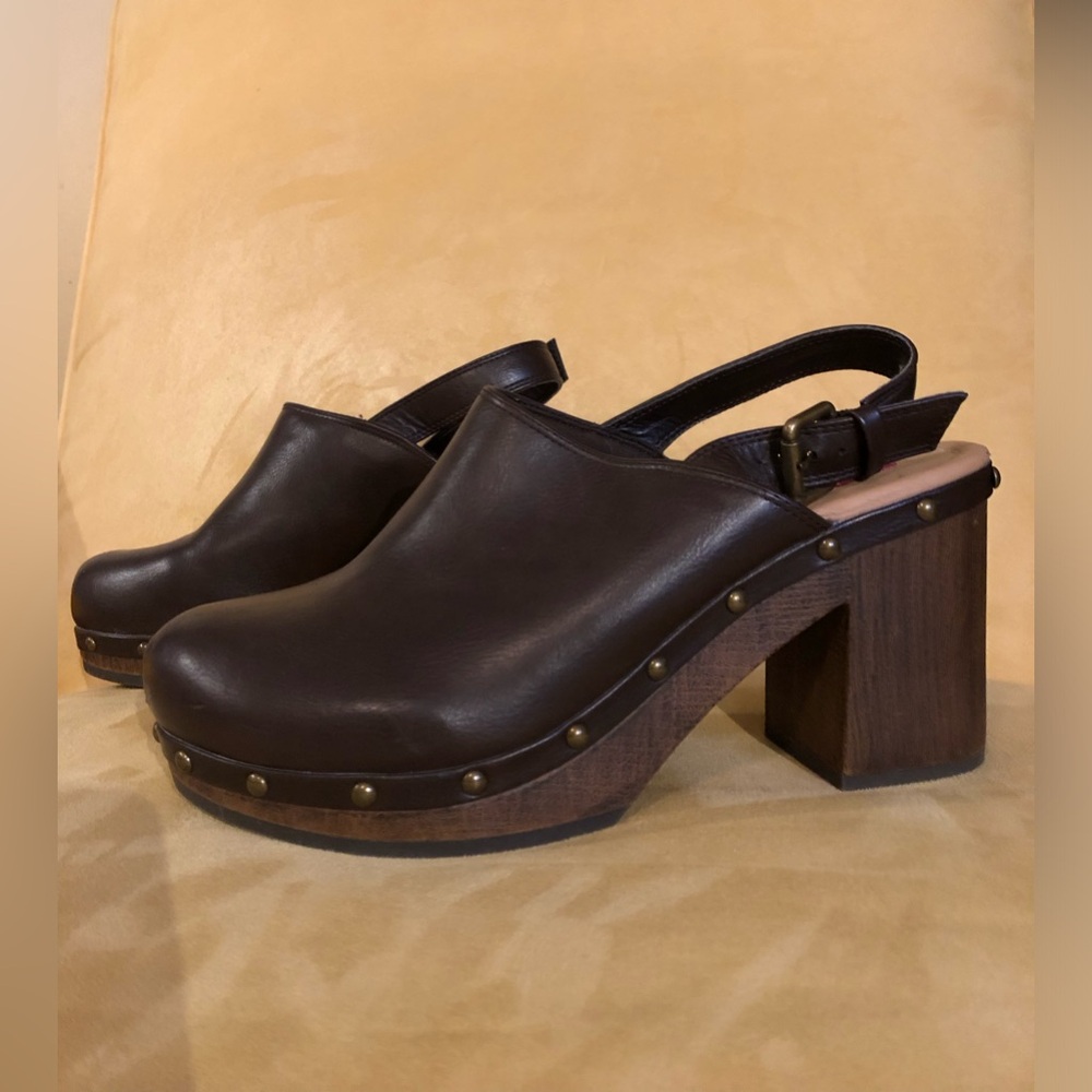 UnionBay Clogs NWOT size 9 1/2 NWOB